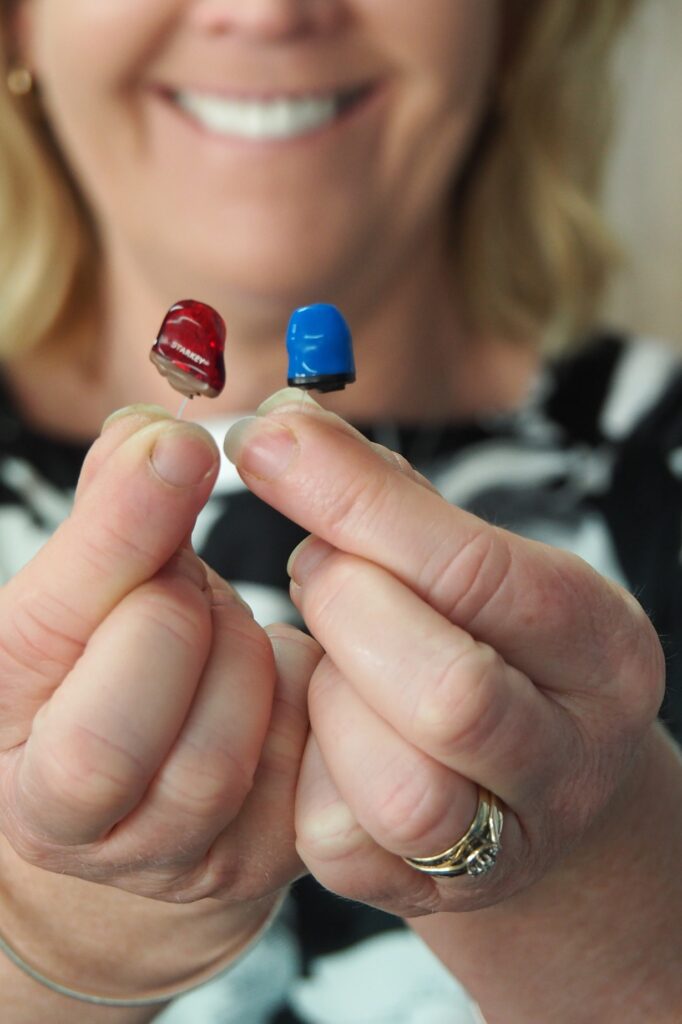 Red for right blue for left, guide to small hearing aids.